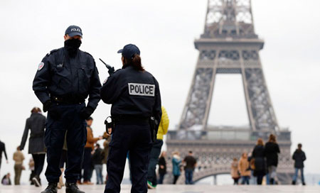 La Fiscalía de París presenta cargos de terrorismo contra un adolescente